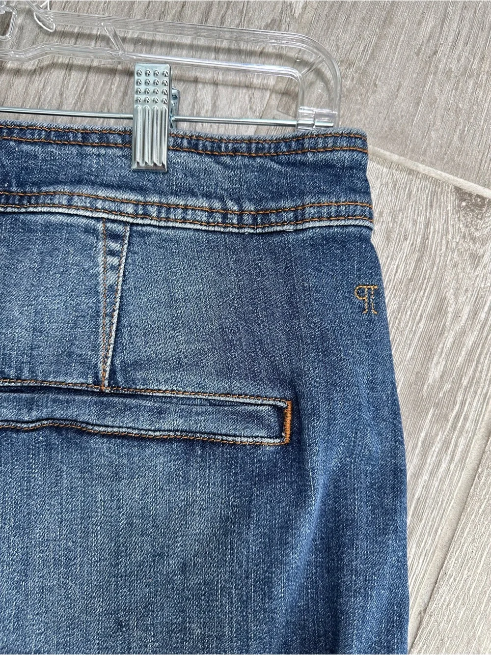 NWT Pilcro for Anthropologie Mid Wash Rolled Cuff Denim Shorts Size 31 - Picture 3 of 4